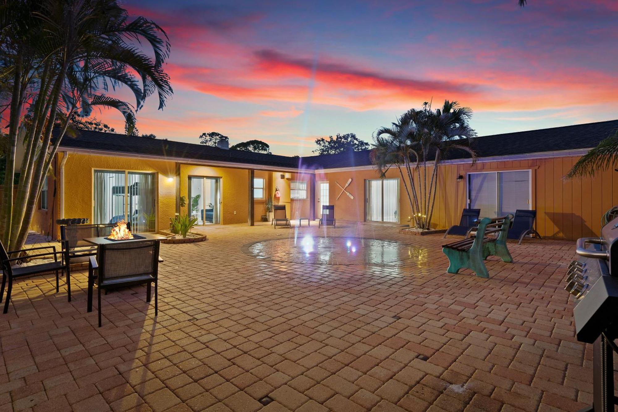 Coastal Villa W Amazing Courtyard - Splash Pad! Sarasota Dış mekan fotoğraf