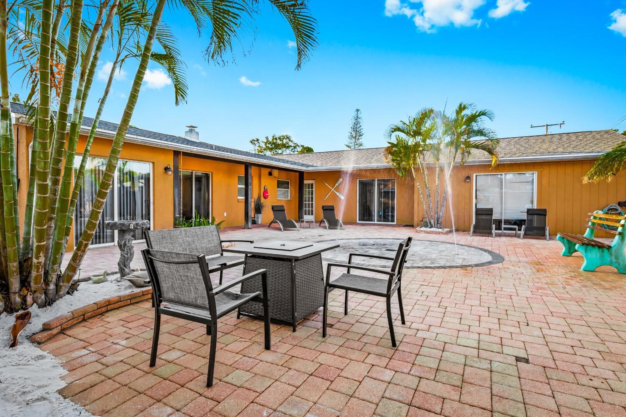 Coastal Villa W Amazing Courtyard - Splash Pad! Sarasota Dış mekan fotoğraf