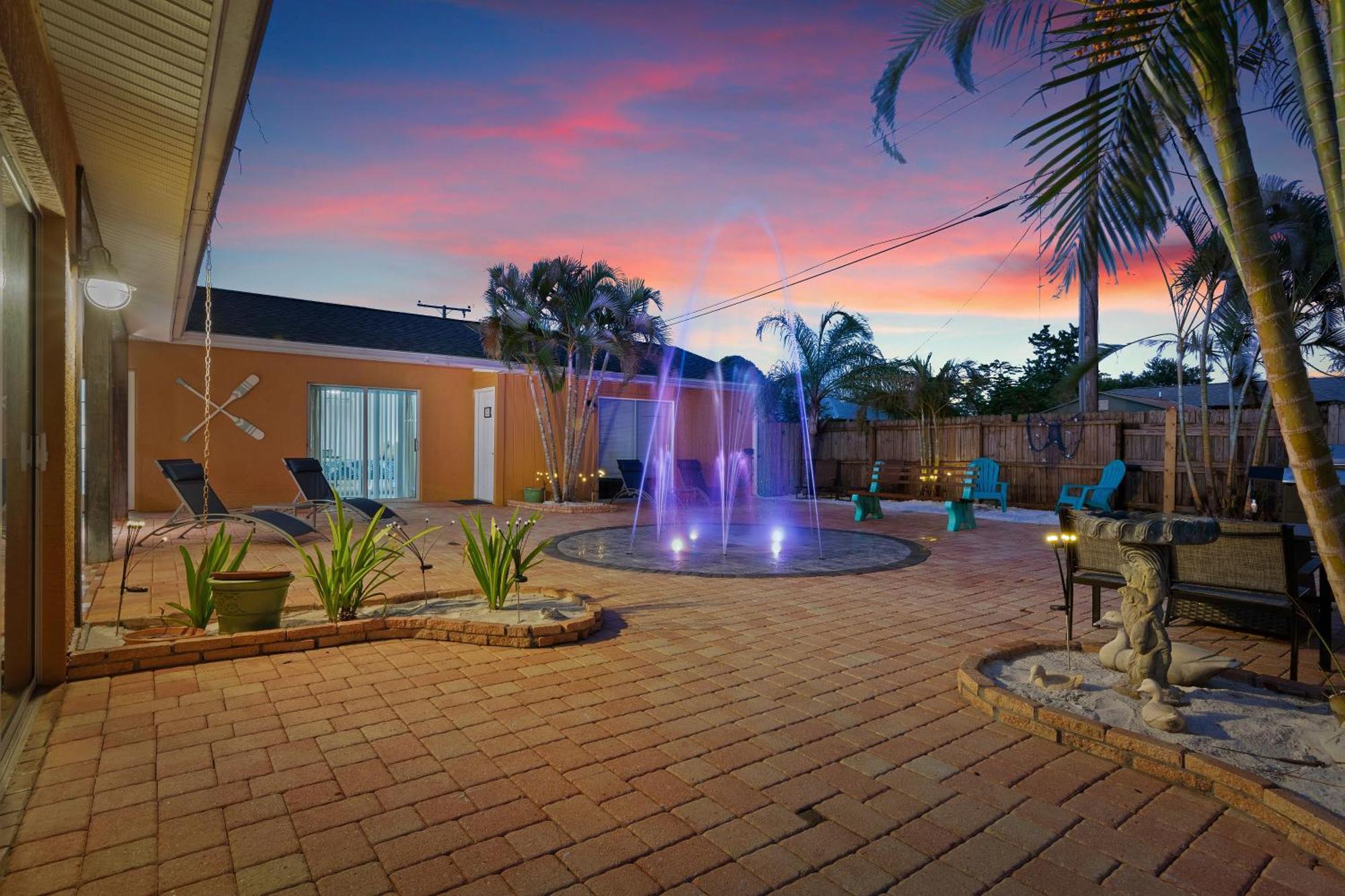 Coastal Villa W Amazing Courtyard - Splash Pad! Sarasota Dış mekan fotoğraf
